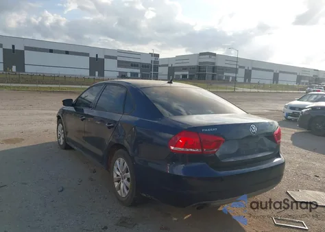 2013 Volkswagen Passat S z USA, uszkodzony, nr VIN 1VWAH7A37DC098993